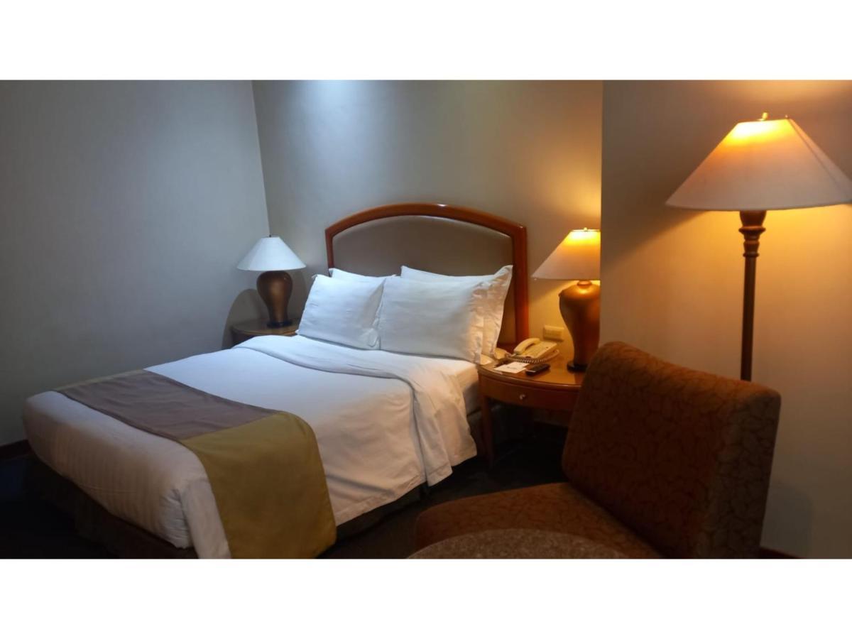 Capital O 914 Makati Palace Hotel Μακάτι Εξωτερικό φωτογραφία